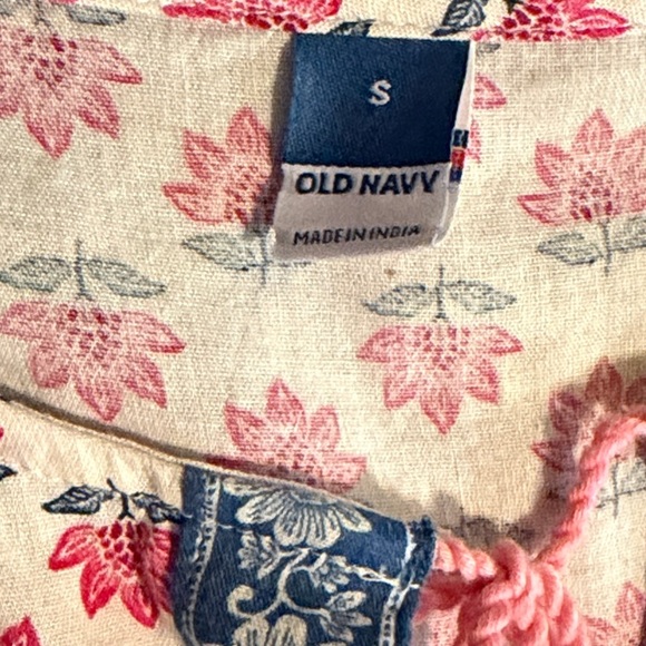 Old Navy Pink and Blue Floral Top - Picture 2 of 3
